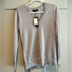Banana Republic 100% Merino Wool Gray V-Neck Women's Sweater